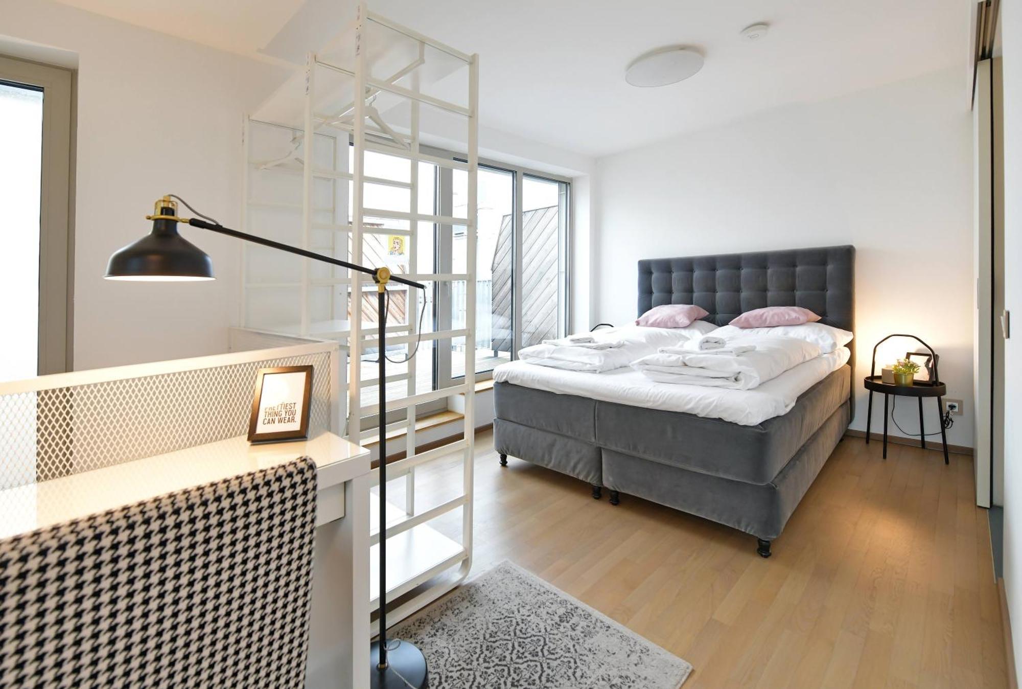 Julius 24 - Duplex 5 Mins To Center Apartment *